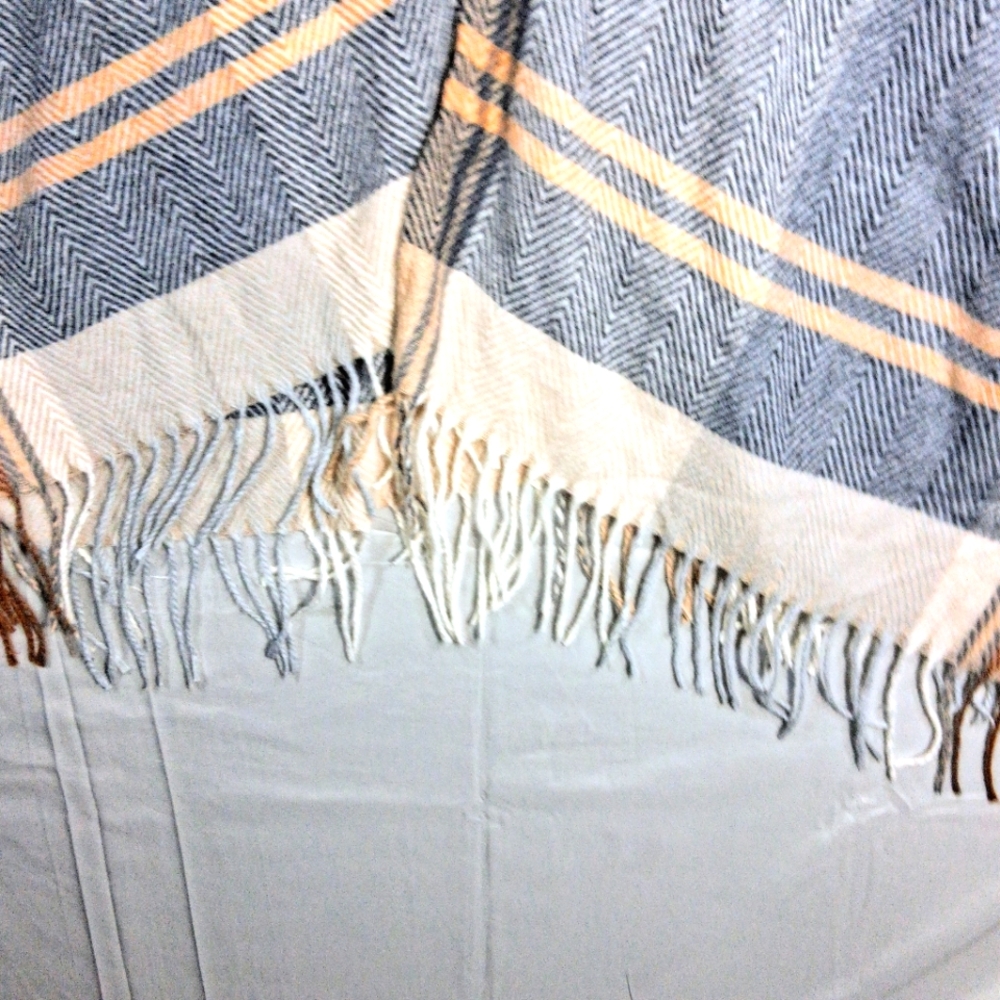 Nine West Cozy Baggy Boho OS Cottagecore Herringbone Design Poncho/Wrap - Picture 6 of 9